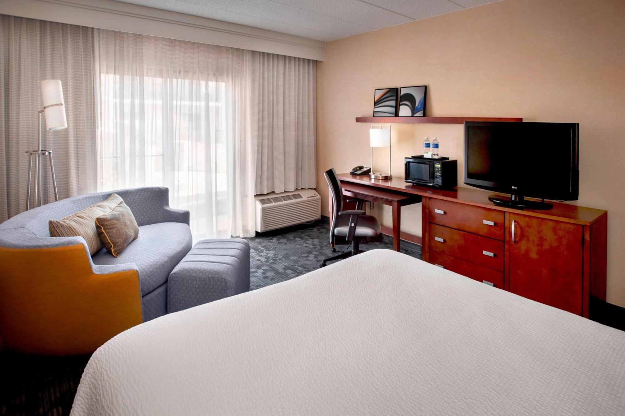 מלון Courtyard By Marriott Hartford Windsor Airport מראה חיצוני תמונה