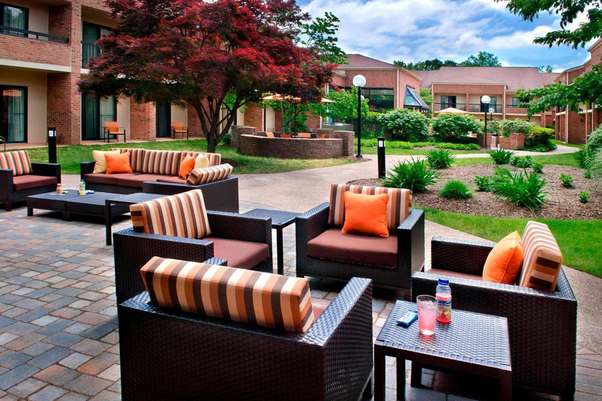מלון Courtyard By Marriott Hartford Windsor Airport מראה חיצוני תמונה