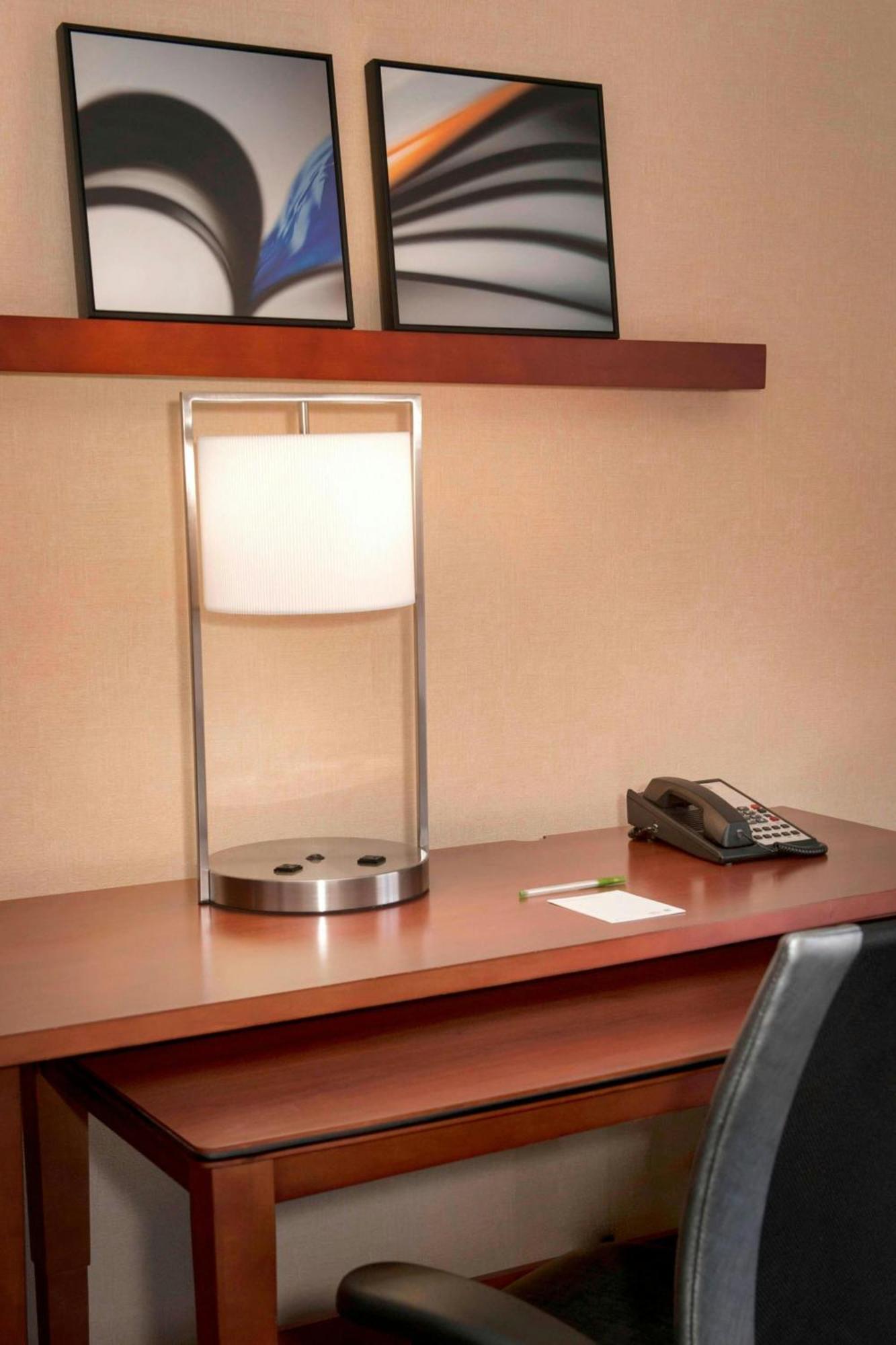 מלון Courtyard By Marriott Hartford Windsor Airport מראה חיצוני תמונה